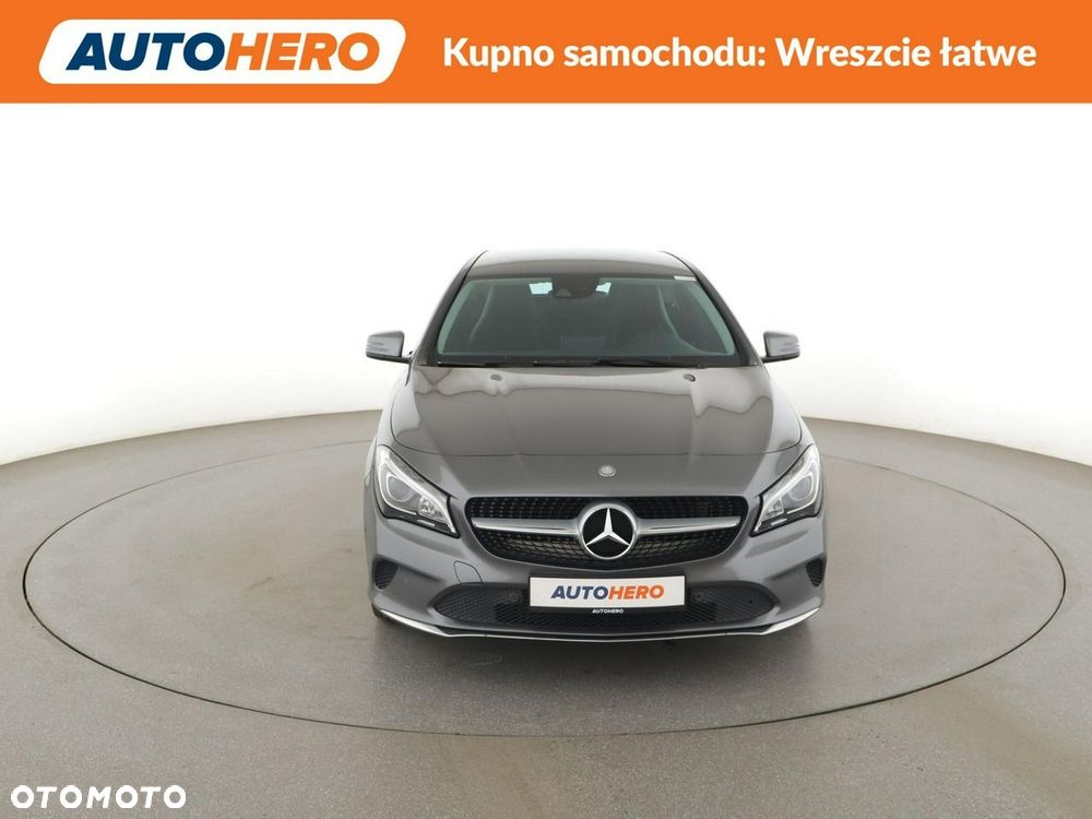 Mercedes-Benz CLA 180 Urban - 12