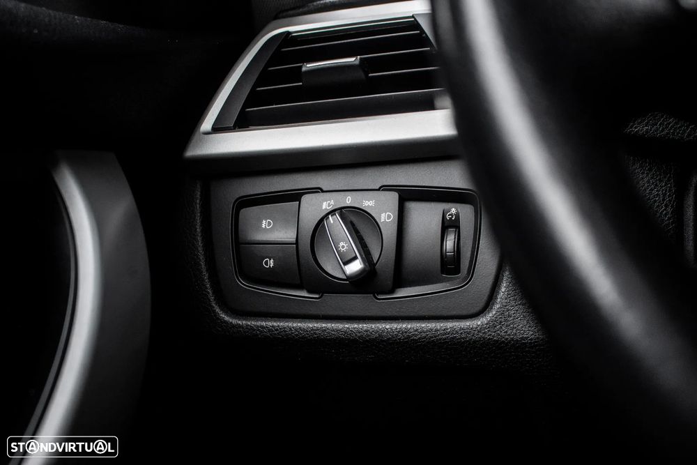 BMW 320 ver-d-touring-ed-advantage-auto - 17