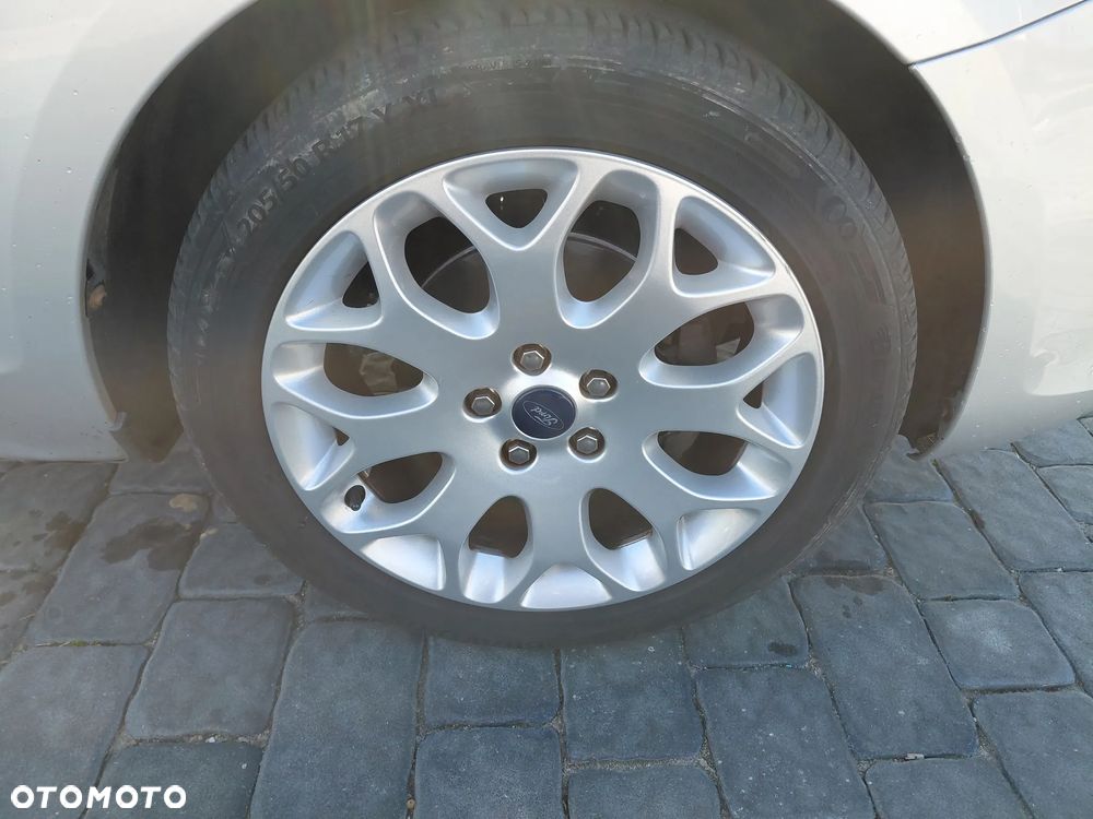 Ford Focus 1.8 FF Ambiente - 19