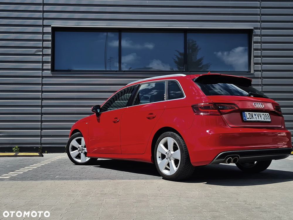 Audi A3 Sportback 2.0 TDI (clean diesel) quattro S tronic S line Sportpaket - 12
