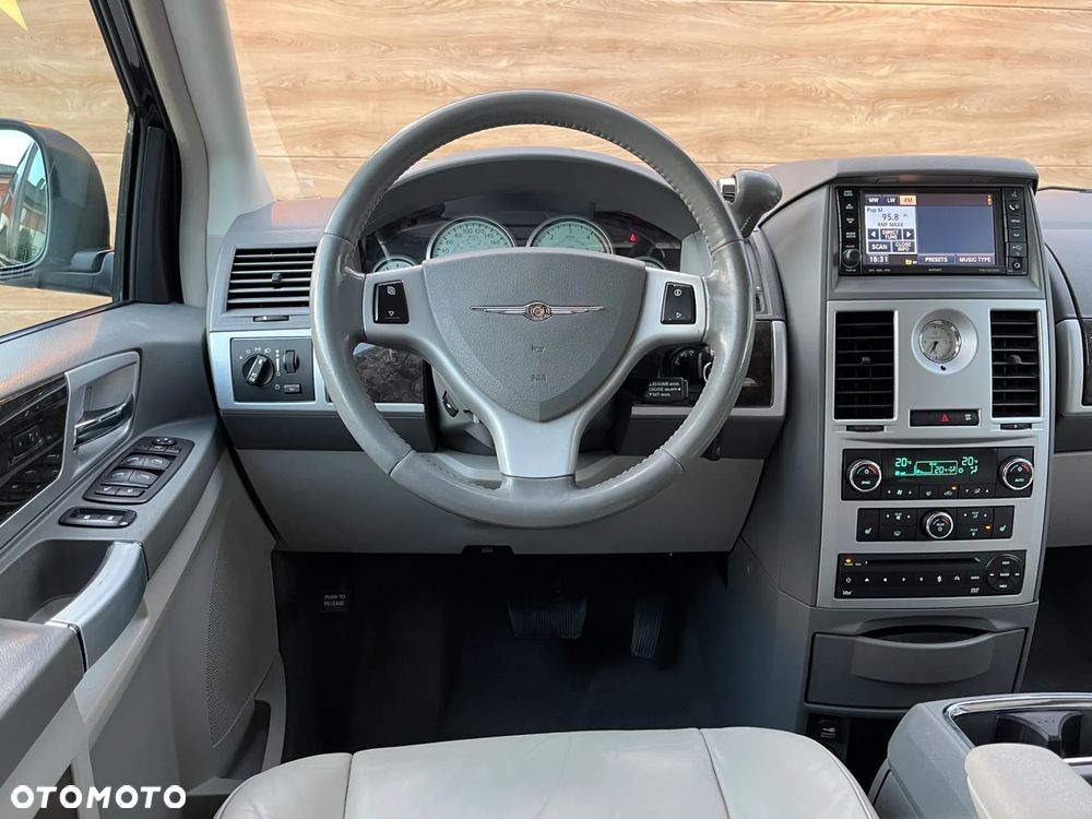Chrysler Grand Voyager ver-2-8-crd-limited - 39