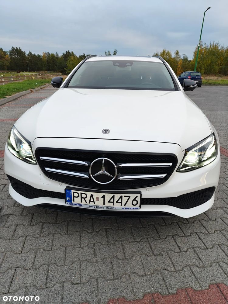 Mercedes-Benz Klasa E 300 d 9G-TRONIC - 19