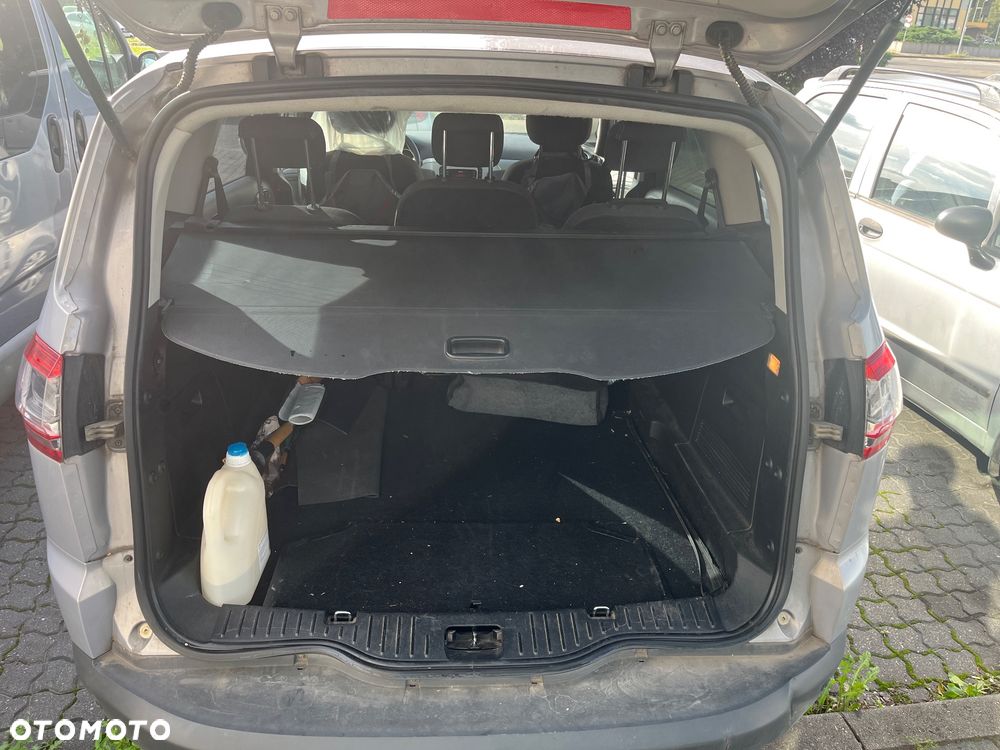 Ford S-Max - 8