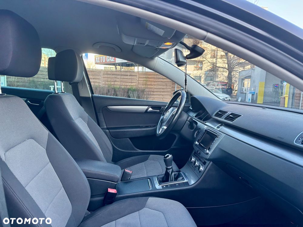Volkswagen Passat 2.0 TDI Comfortline - 9