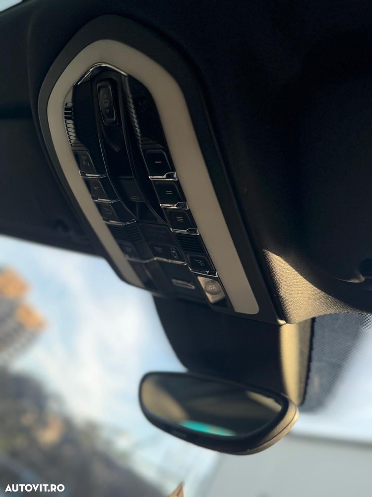 Porsche Cayenne - 25