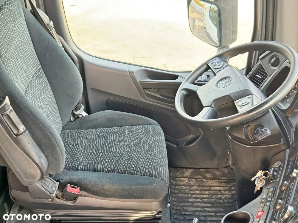 Mercedes-Benz ROCS 3743 * POMPA DO BETONU 25 m + PILOT * STAN BDB / 8x4 - 11