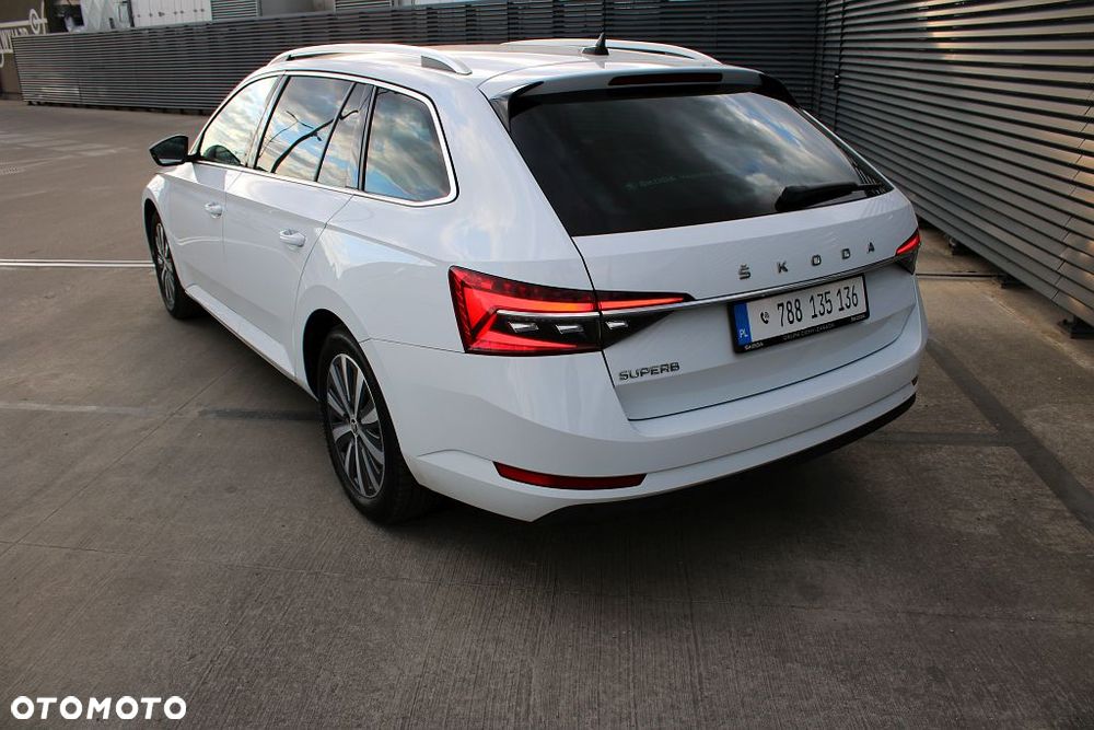 Skoda Superb 2.0 TDI SCR Style DSG - 22