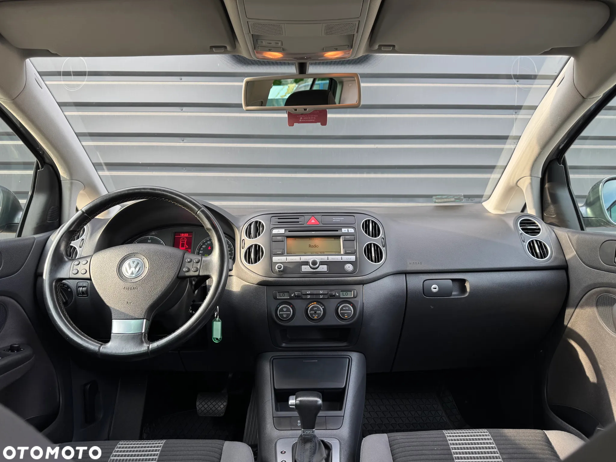 Volkswagen Golf 1.9 TDI DSG United - 10