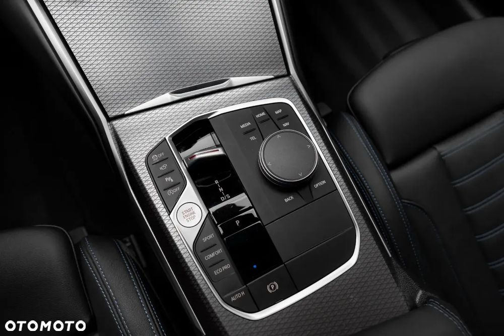 BMW Seria 3 320i - 34