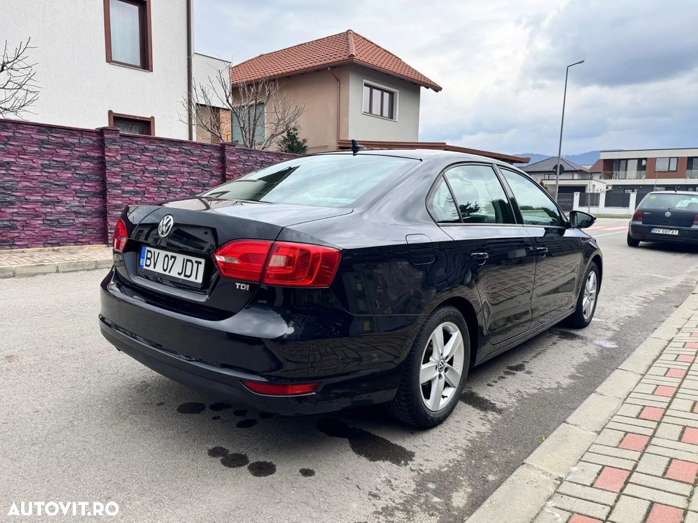 Volkswagen Jetta 1.6 TDI CR DPF Comfortline - 4