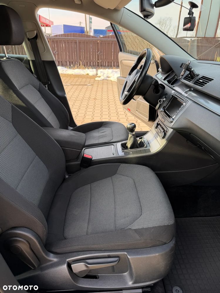 Volkswagen Passat - 21