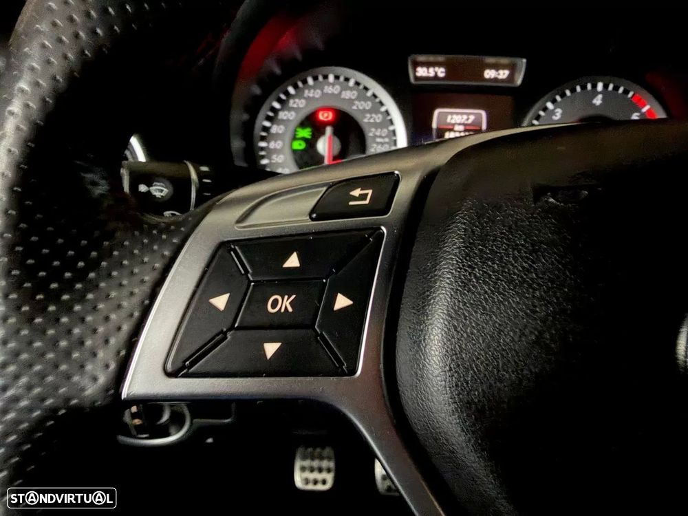 Mercedes-Benz A 180 d AMG Line - 44