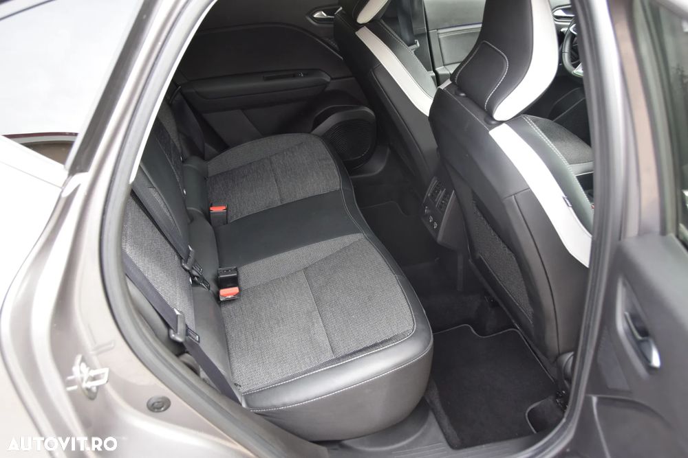 Renault Captur PHEV 160 Techno - 18