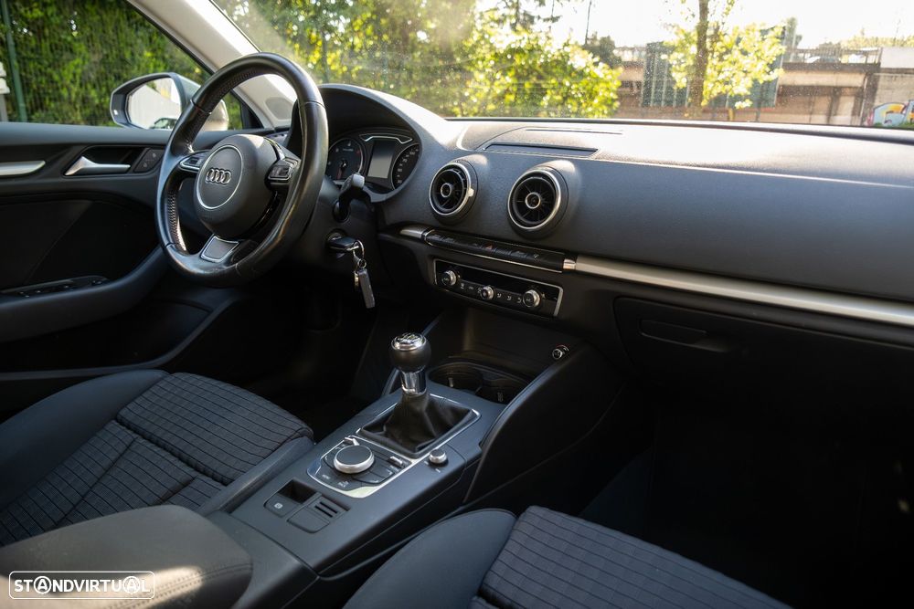 Audi A3 Sportback 2.0 TDI Advance - 16