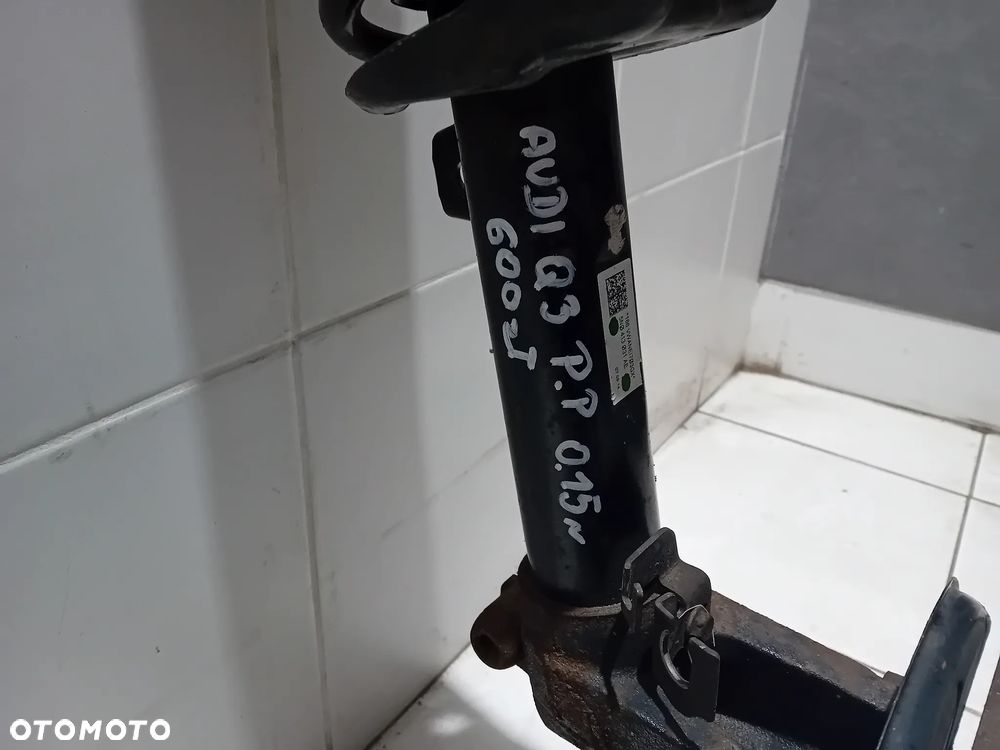 makperson zwrotnica prawy przód Audi Q3 2.0 TDI 2015 5N0413031AE - 3