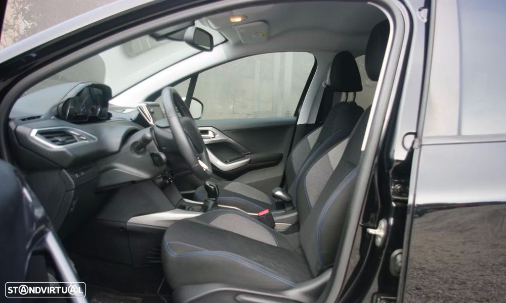 Peugeot 2008 1.2 PureTech Style - 13