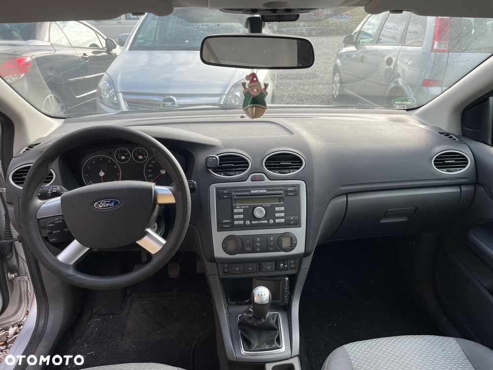 Ford Focus 1.6 Ambiente - 8