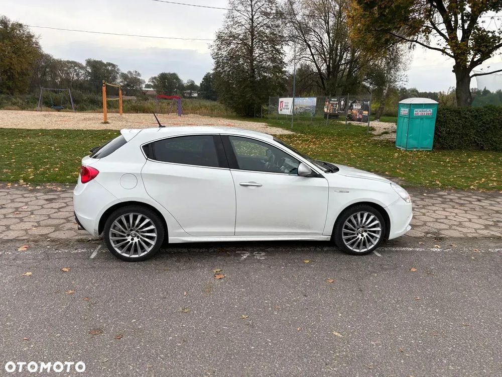 Alfa Romeo Giulietta 2.0 JTDM 16V - 3