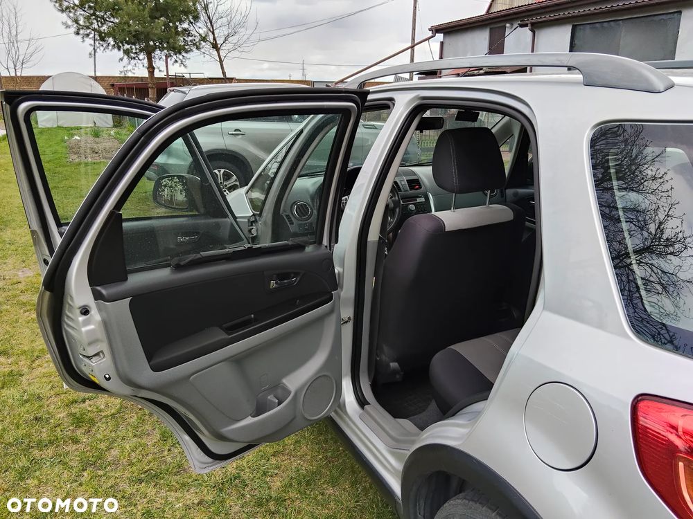 Suzuki SX4 1.6 Comfort - 17