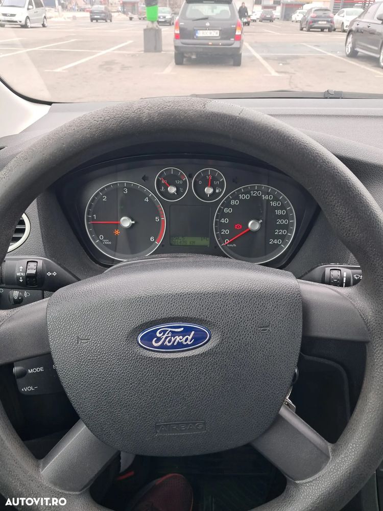 Ford Focus 1.6 TDCi Ambiente - 4