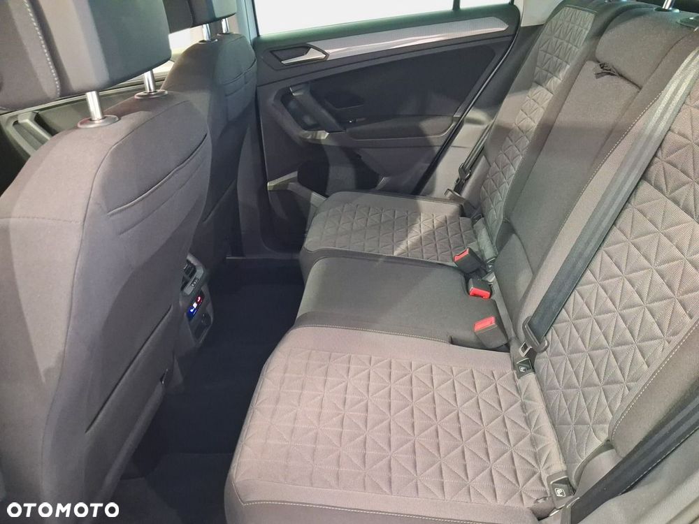 Volkswagen Tiguan - 14