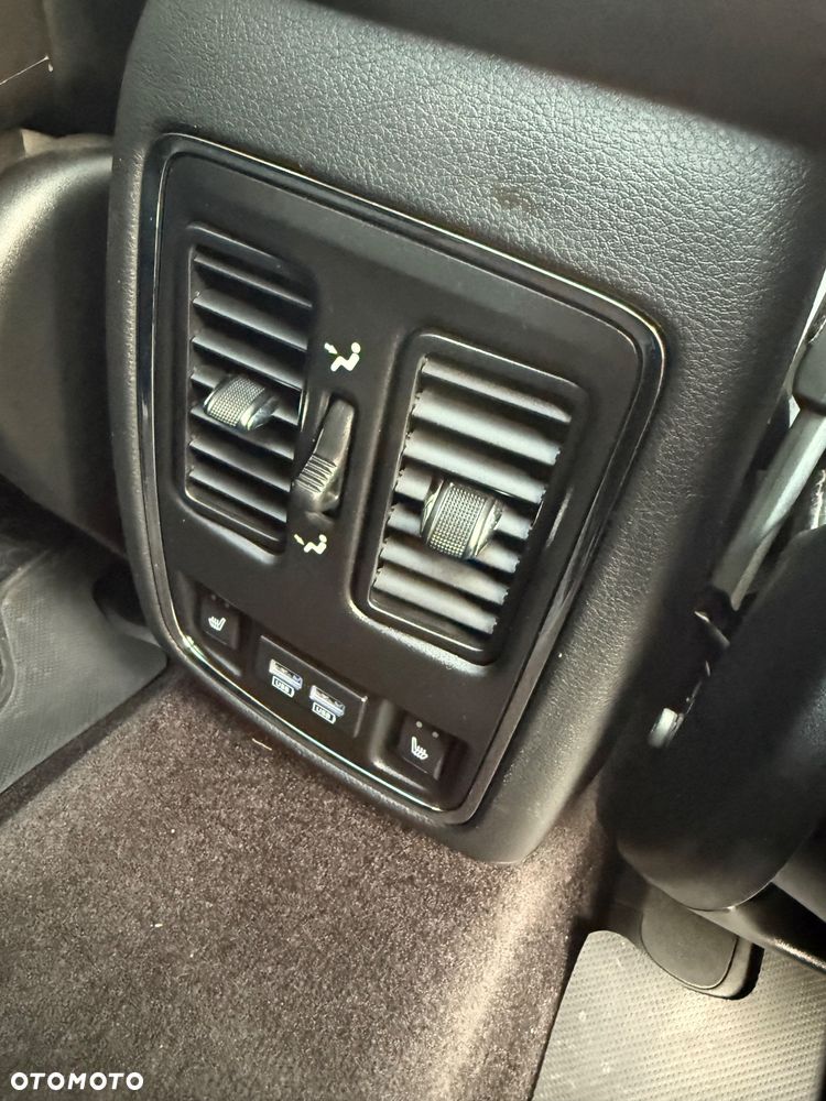 Jeep Grand Cherokee - 14