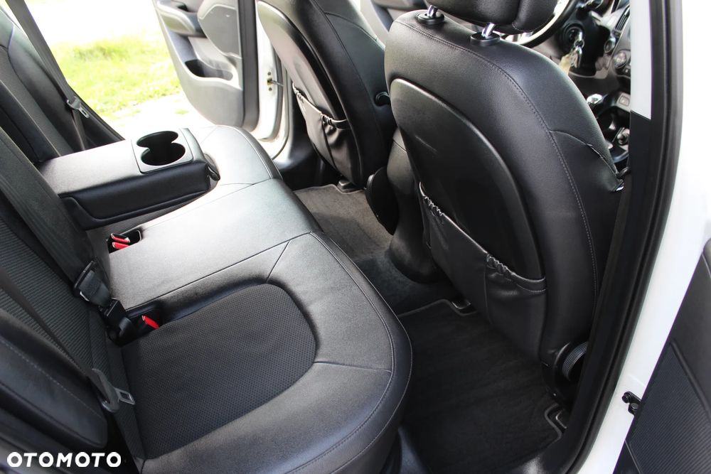 Hyundai ix35 1.6 2WD Fifa World Cup Edition - 24