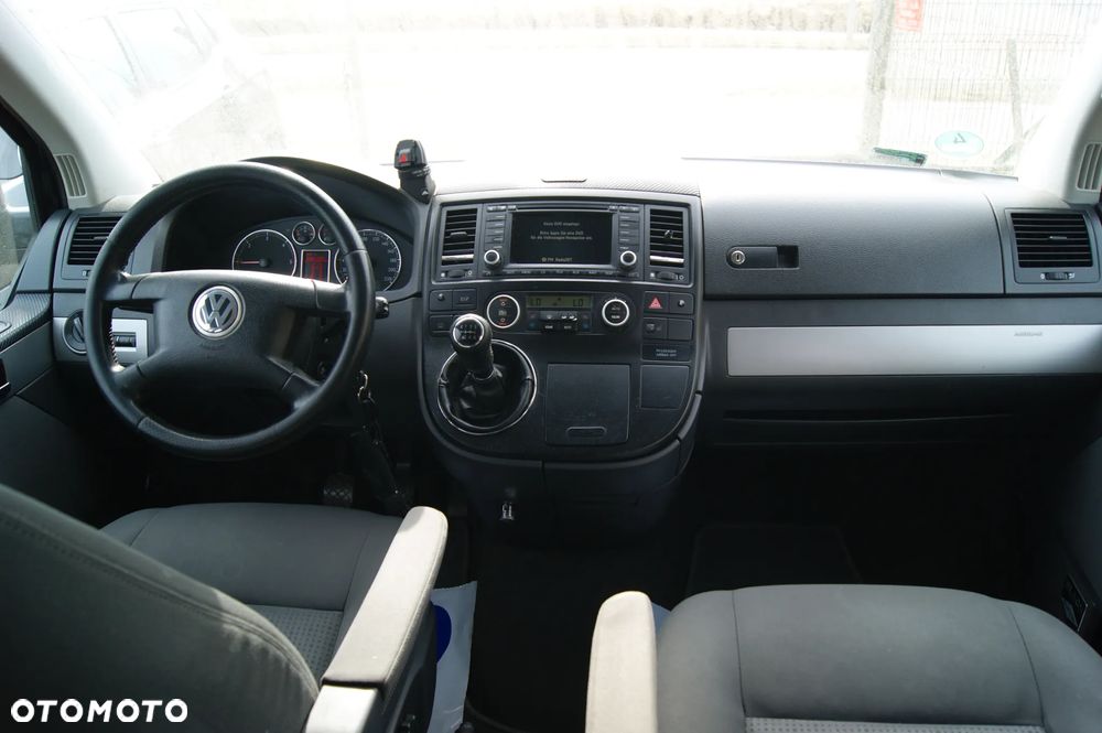 Volkswagen Multivan - 28