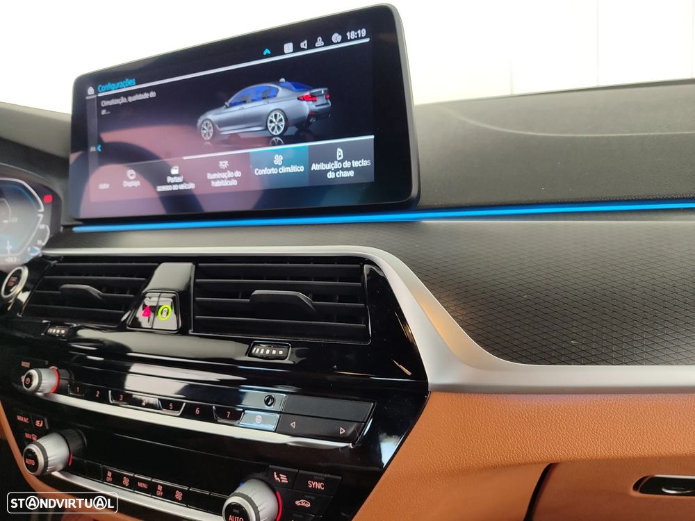 BMW 530 e Pack 50 anos M - 22