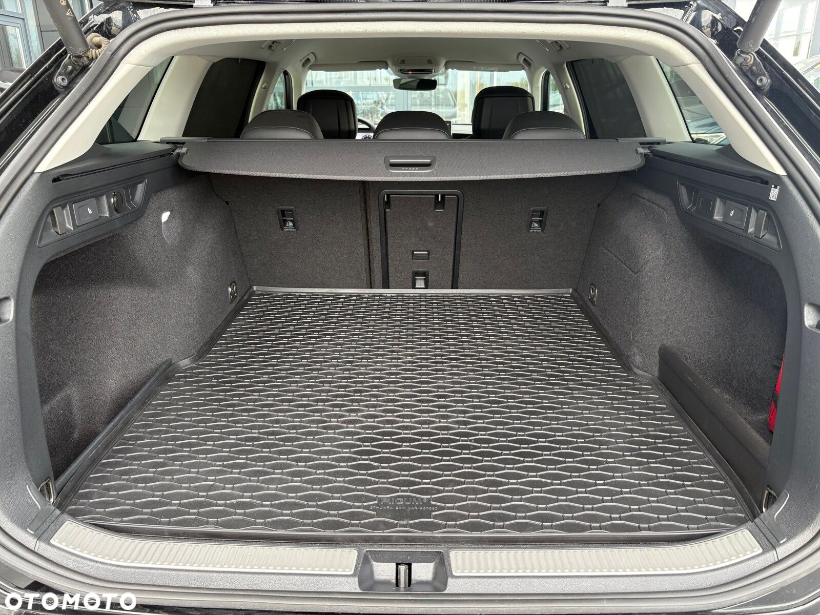 Volkswagen Passat - 19
