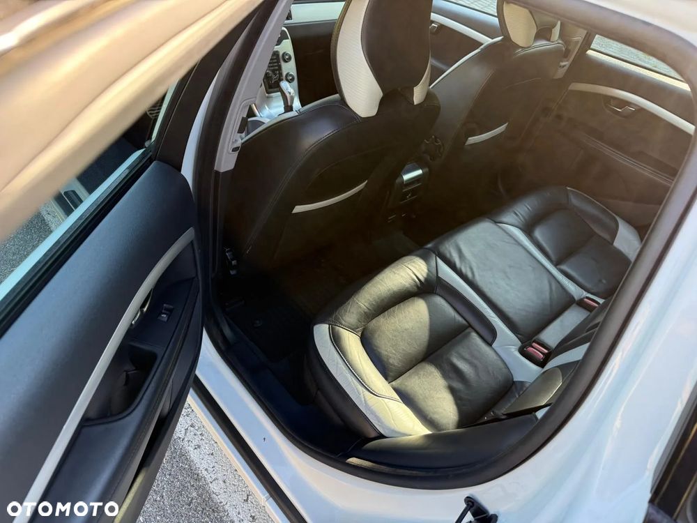 Volvo V70 D4 AWD Geartronic RDesign - 9