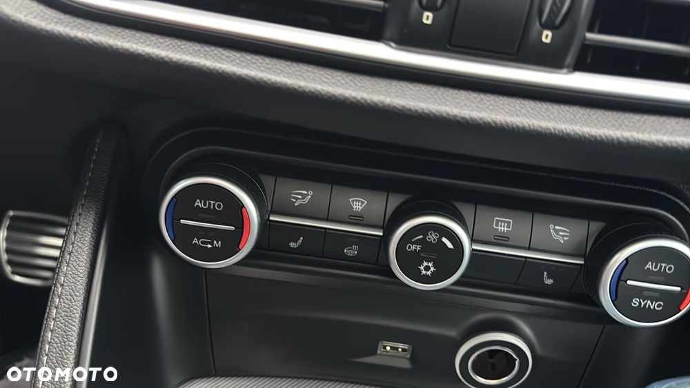 Alfa Romeo Stelvio 2.0 Turbo Executive Q4 - 15