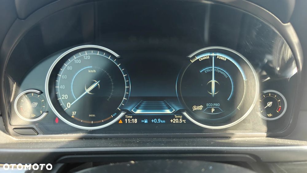 BMW Seria 5 M550d xDrive - 16