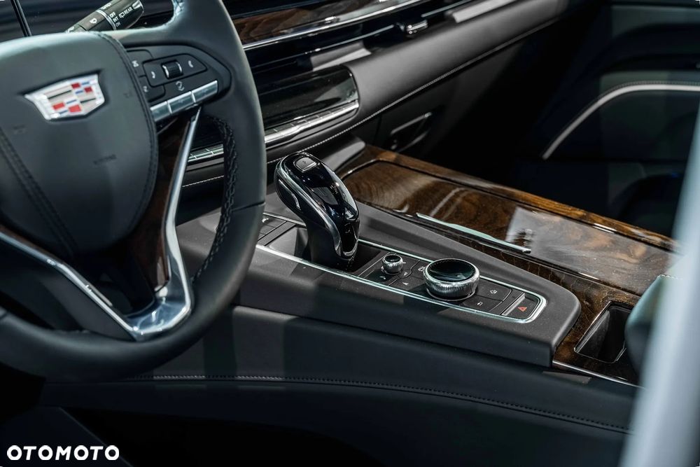 Cadillac Escalade - 34