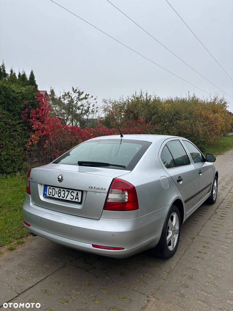 Skoda Octavia 2009 photo 3