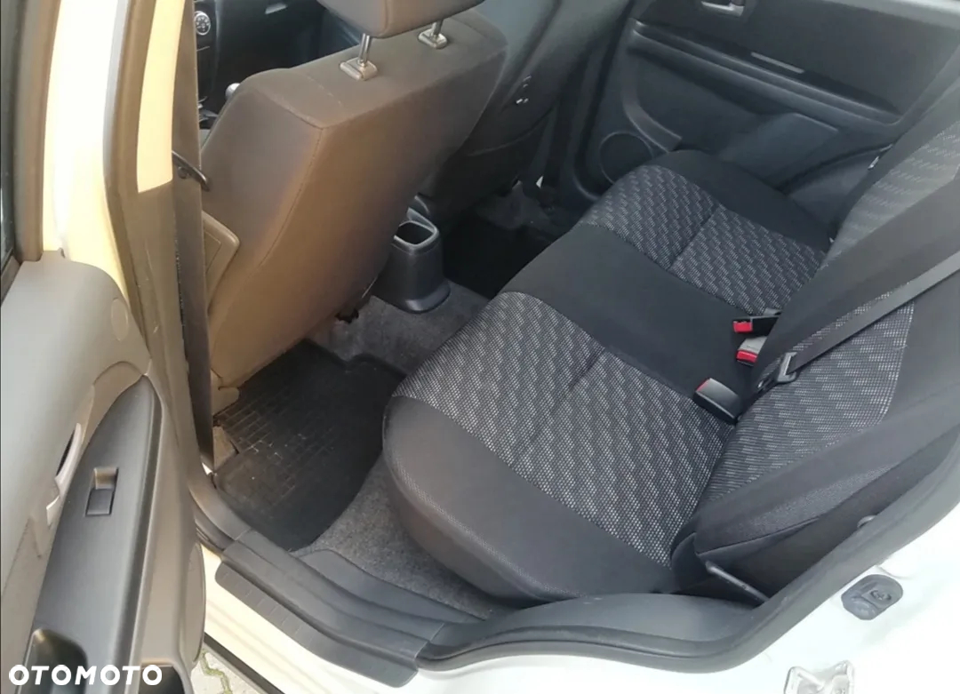 Suzuki SX4 1.6 GS / Premium - 6