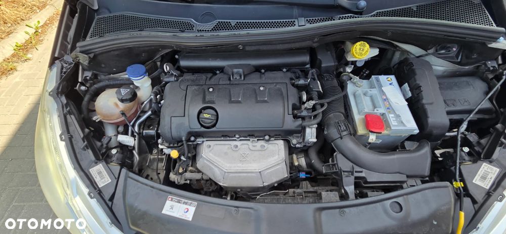 Peugeot 208 - 37