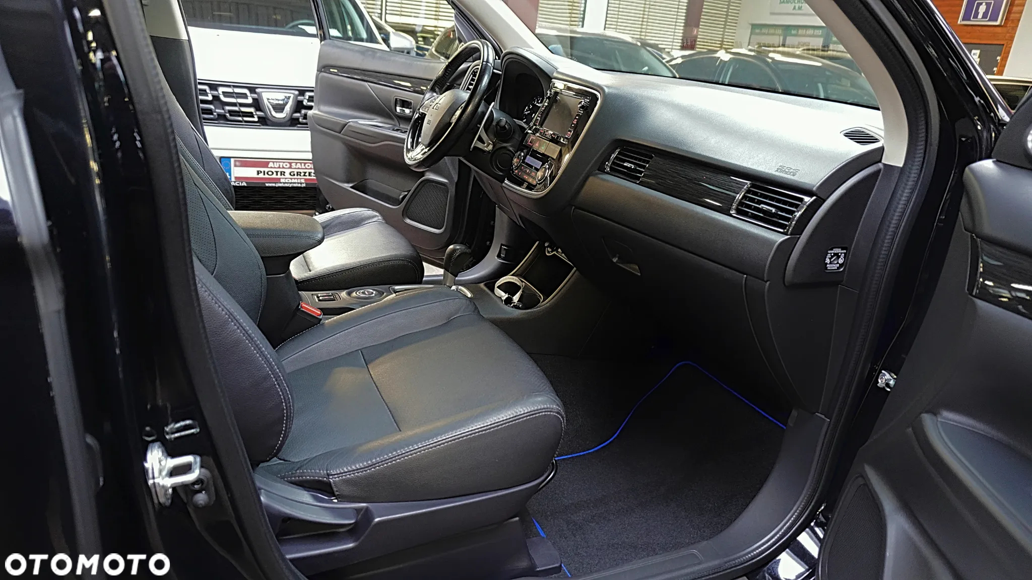 Mitsubishi Outlander 2.0 Intense + Navi 4WD CVT - 15