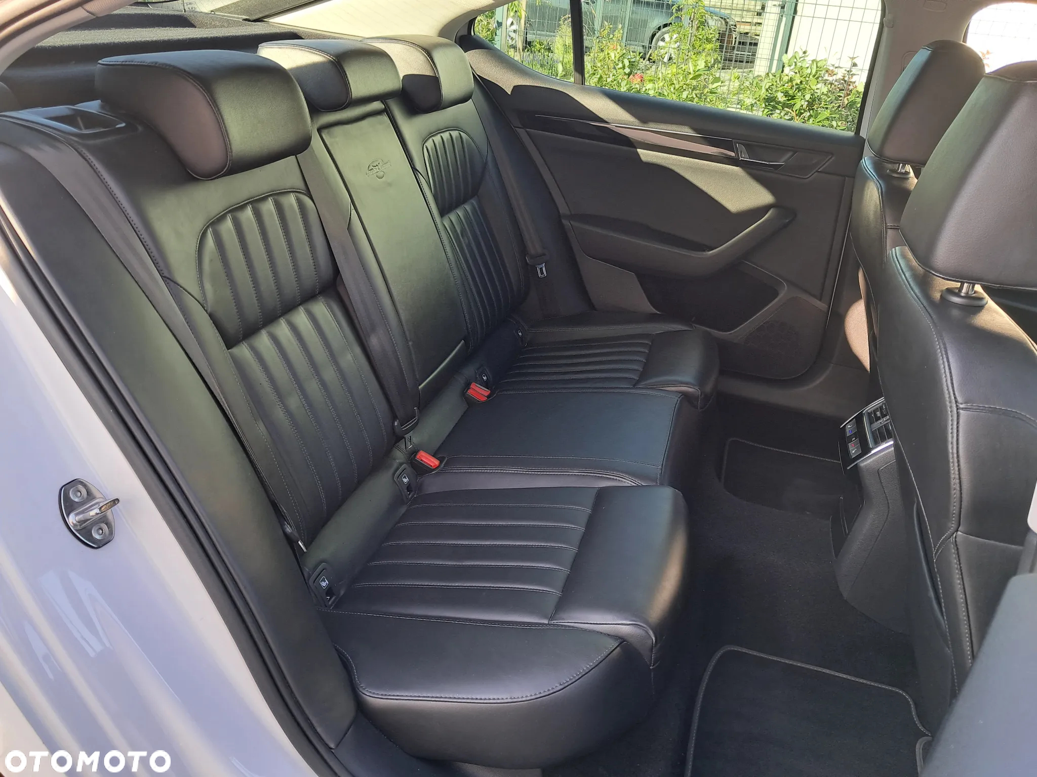 Skoda Superb 2.0 TDI L&K DSG - 10