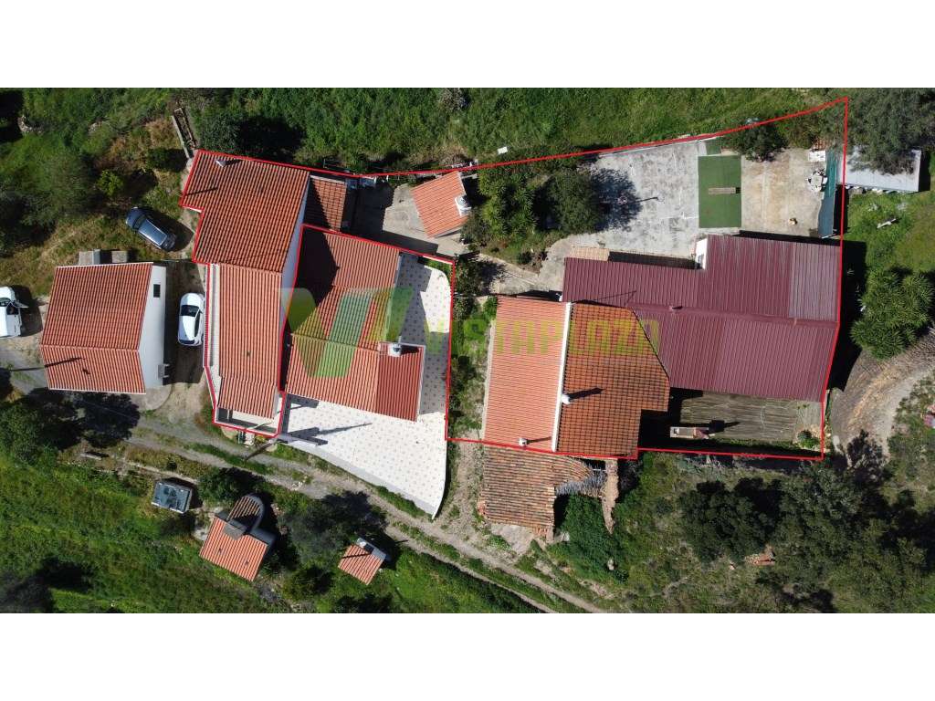 Duas Casas Térreas com 5 Hectares de terreno e Vista Desafogada em ... - Grande imagem: 2/37