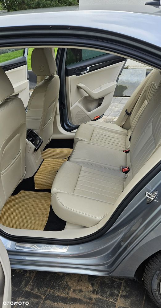 Skoda Superb 2.0 TDI L&K DSG - 13