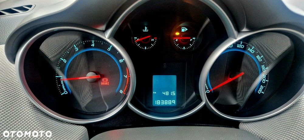 Chevrolet Cruze - 25