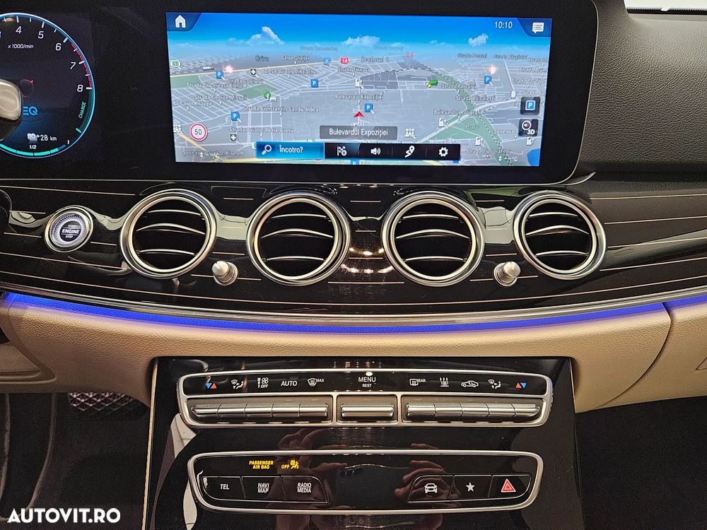 Mercedes-Benz E 300 4MATIC Aut. - 27