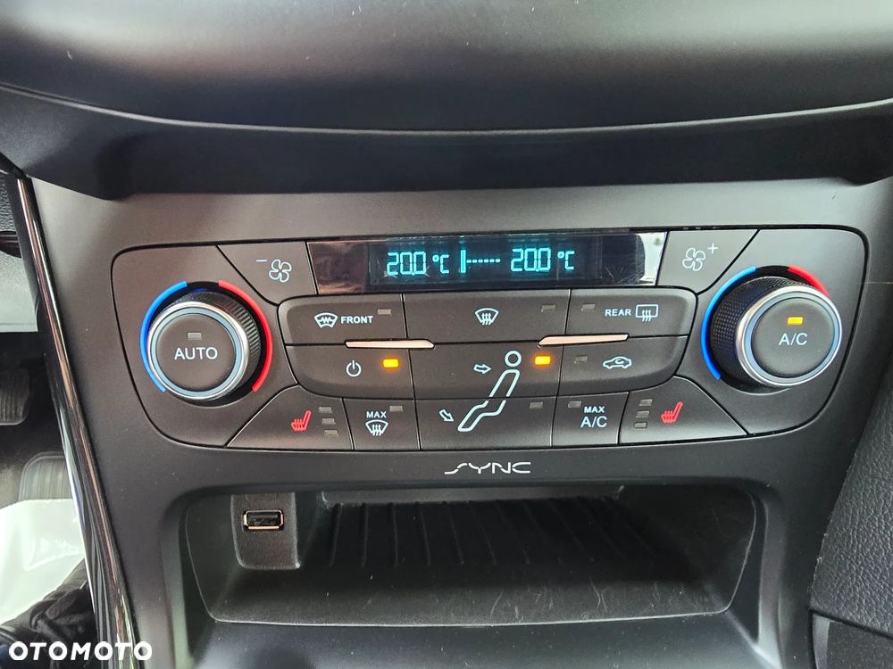 Ford Focus 1.0 EcoBoost STart-Stopp-System TITANIUM - 37
