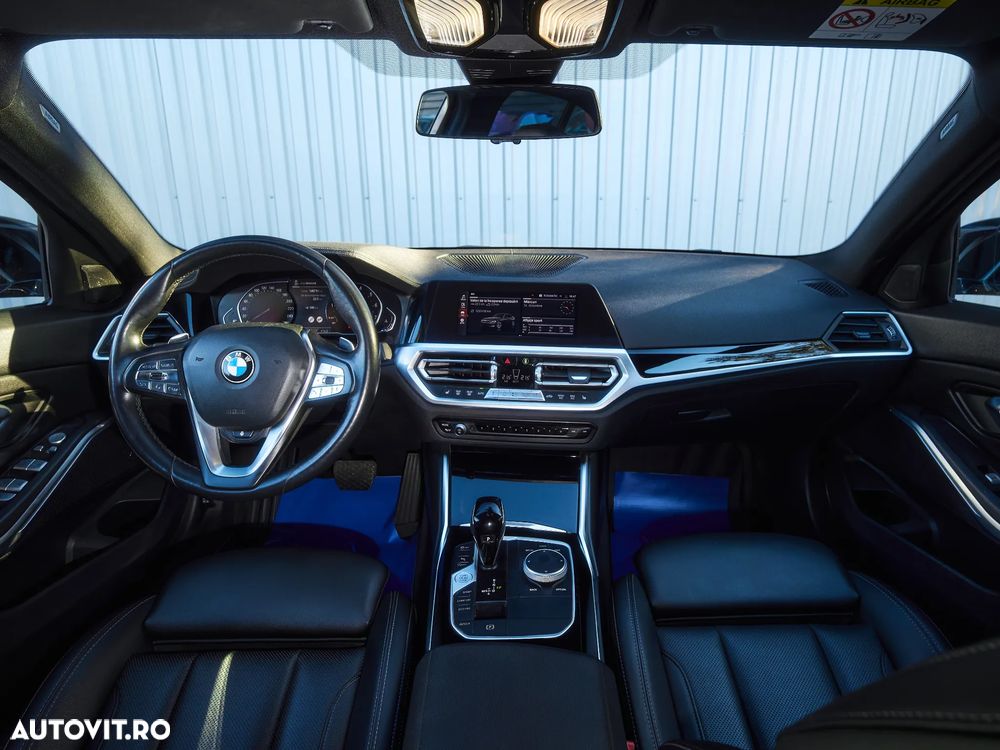 BMW Seria 3 320i xDrive AT - 16