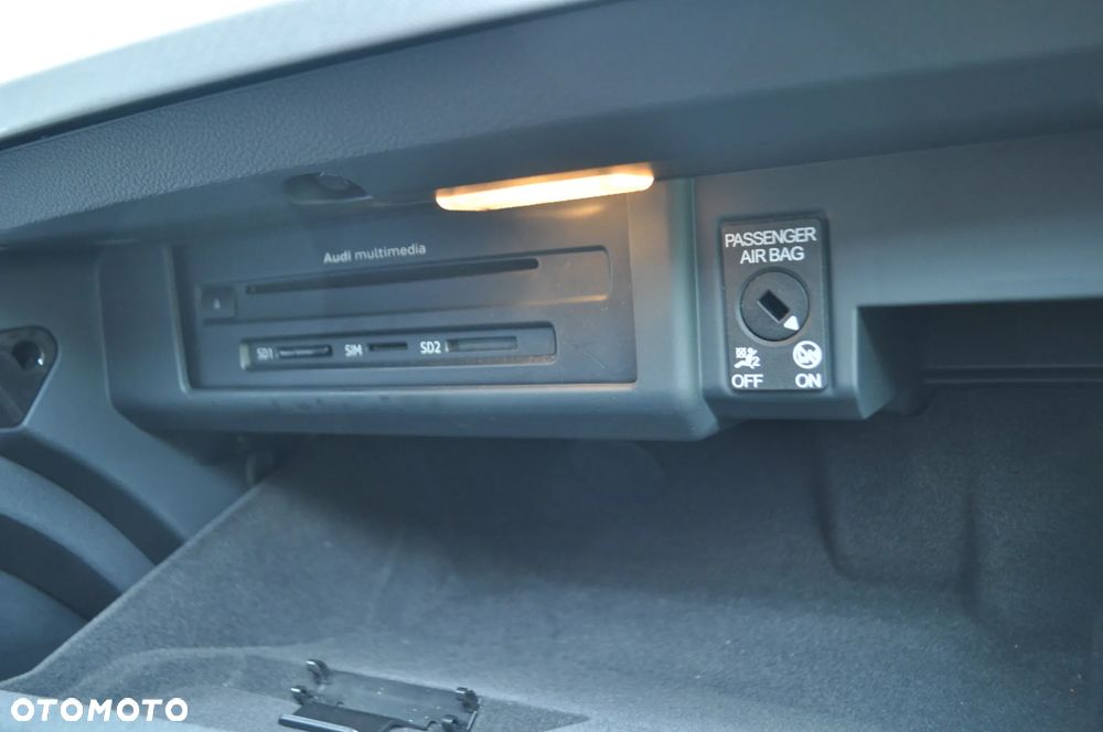 Audi A4 Avant 2.0 TDI sport - 24