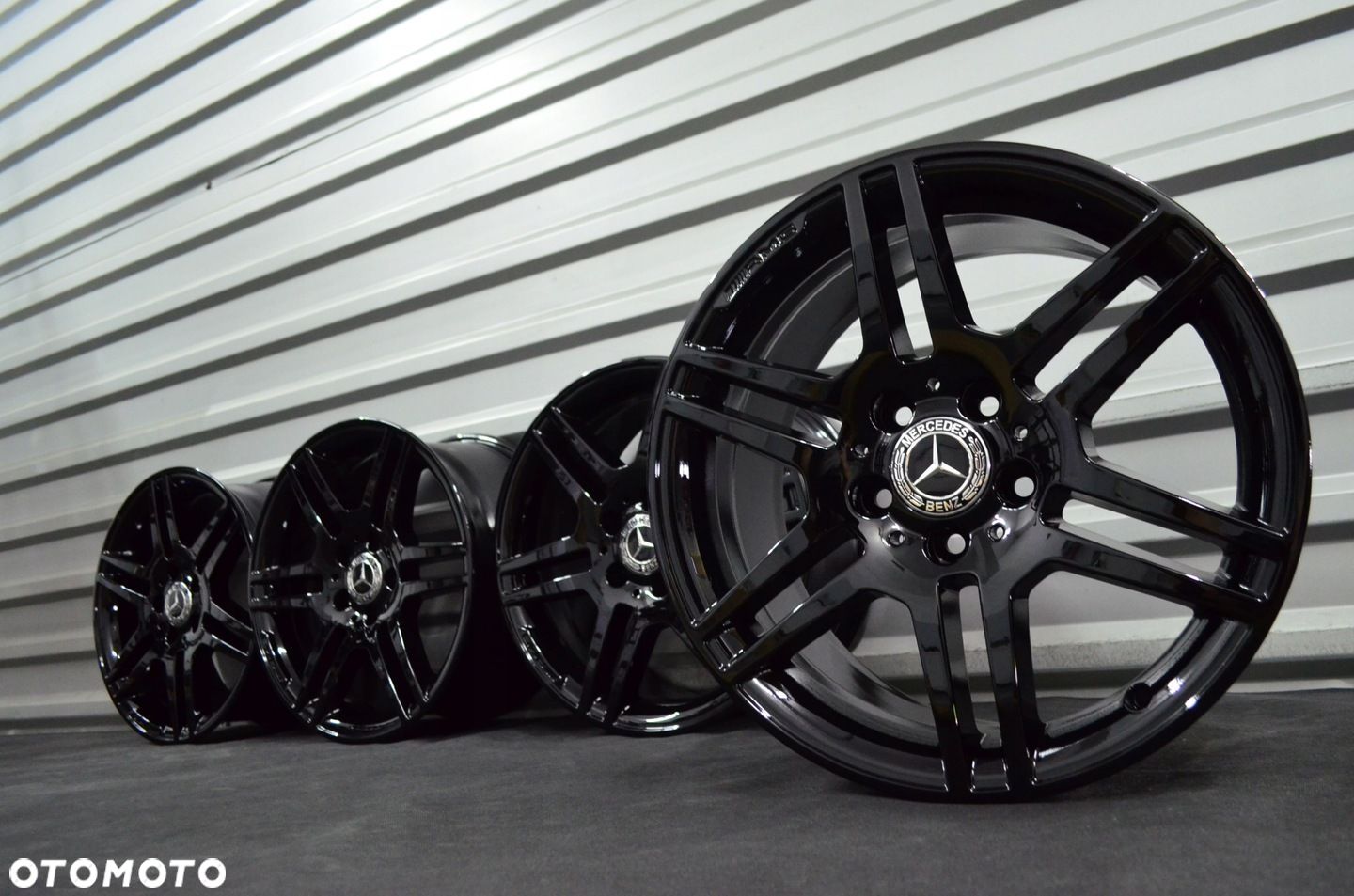 Felgi 5x112 7,5/8,5J R17 Mercedes C W204 AMG - 1