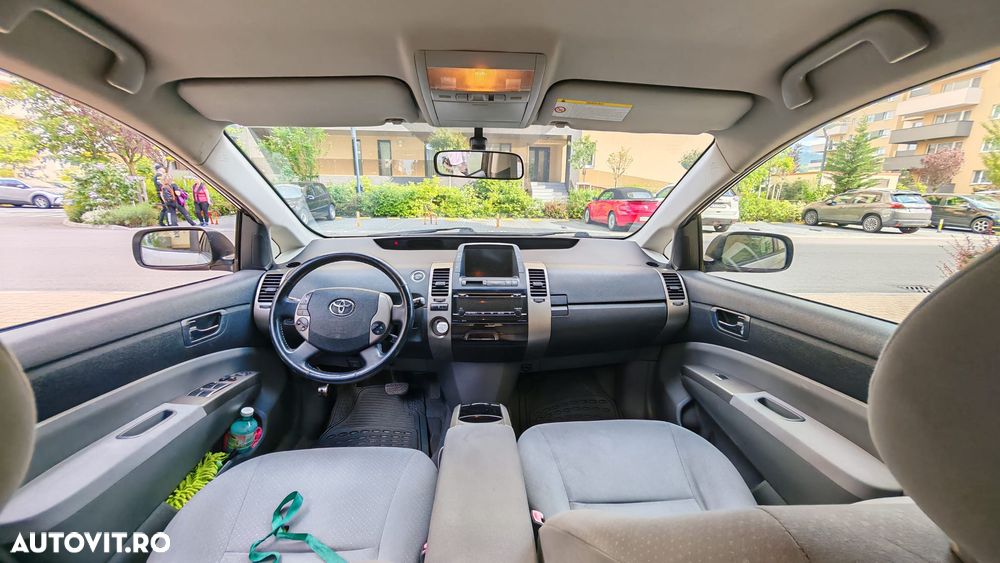 Toyota Prius (Hybrid) Luna - 26