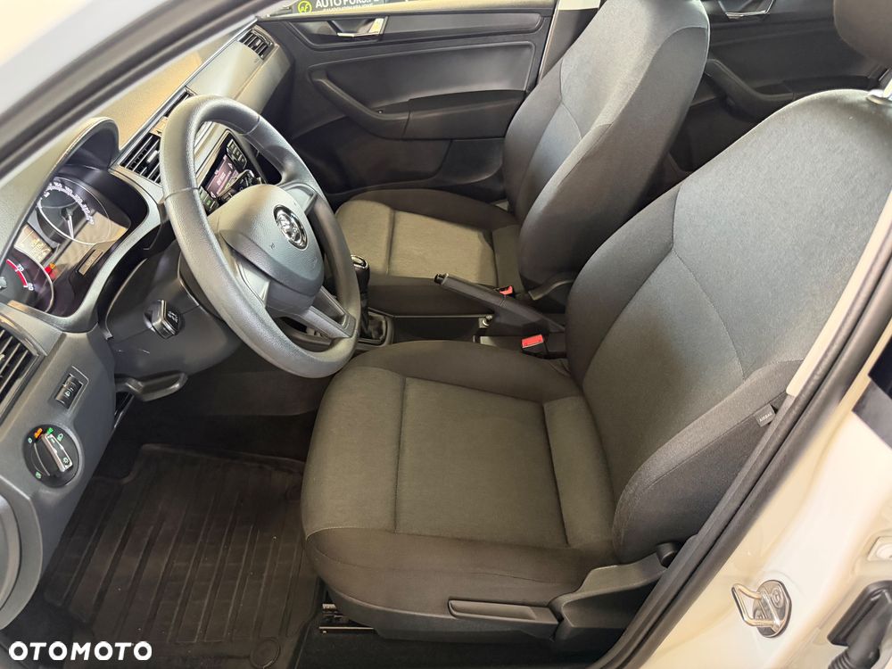 Skoda RAPID 1.0 TSI Active - 17
