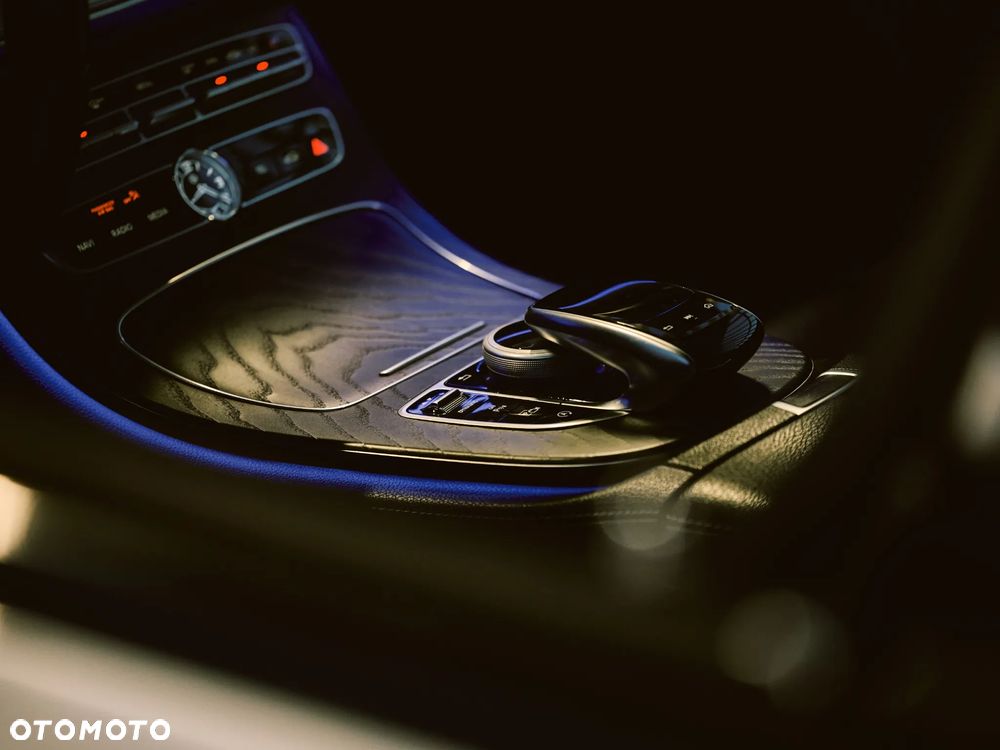 Mercedes-Benz Klasa E - 23